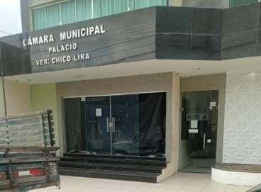 Imagens mostram ataque a Câmara Municipal de Itapajé  