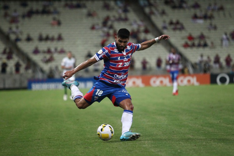 Argentino Silvio Romero &eacute; titular do Fortaleza contra o Atl&eacute;tico-GO