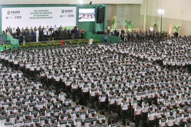 ￼Aula inaugural do Curso de Formação de 2.415 aprovados no Concurso de Soldados da PMCE