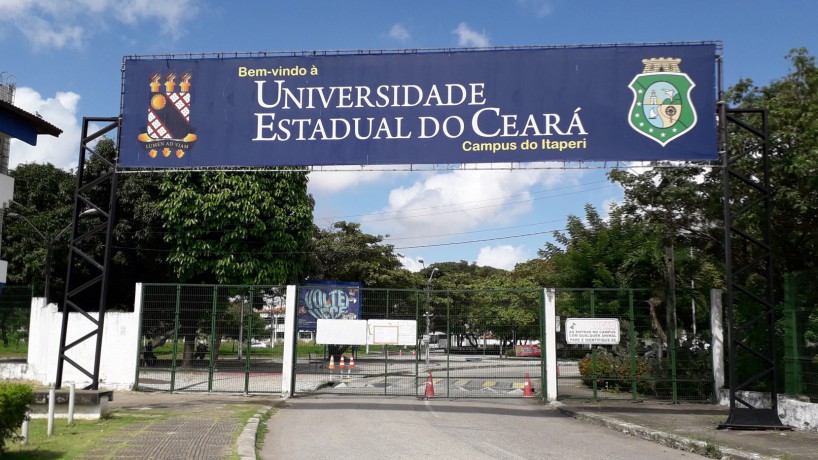 Entrada do campus do Itaperi, da Uece, em Fortaleza(foto: Marcela Tosi)