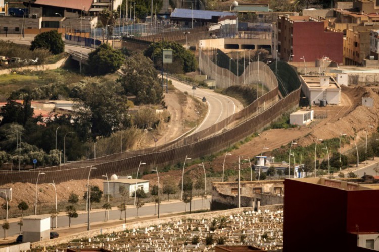 Essa é a primeira grande tentativa de entrada ilegal desde que Madri e Rabat superaram uma crise diplomática