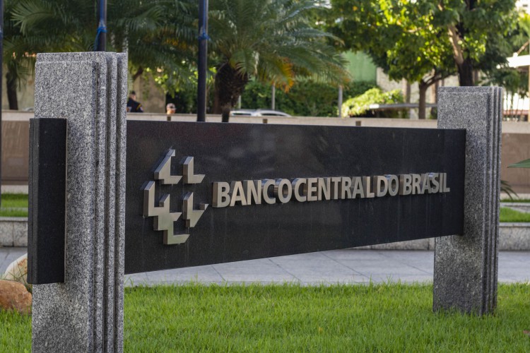 ￼BANCO CENTRAL alerta, porém, que juros podem voltar a subir caso a inflação não caia como esperado