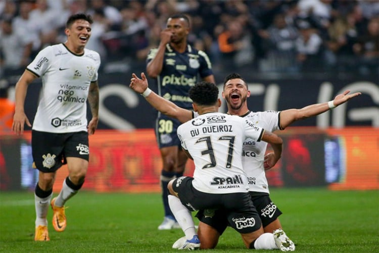 Corinthians e &Aacute;gua Santa se enfrentam pelo Campeonato Paulista hoje, 18; onde assistir ao vivo aos jogos do dia e hor&aacute;rio do jogo.