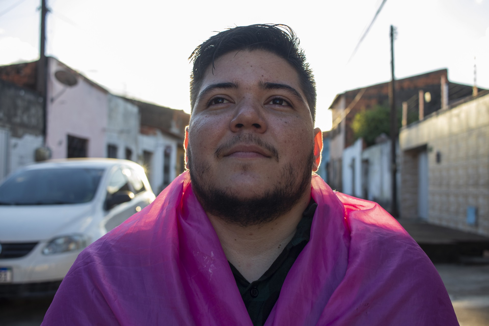 Arthur Dantas é homem trans e relata dificuldades para o acesso tratamento correto em serviços de saúde, tanto da rede pública quanto da rede privada  (Foto: Fernanda Barros/ O POVO)