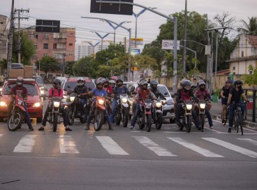 Uma das medidas que integram o programa de segurança viária adotado pela Prefeitura de Fortaleza, foi a implantação de faixas de retenção para motocicletas em 664 cruzamentos da cidade. 