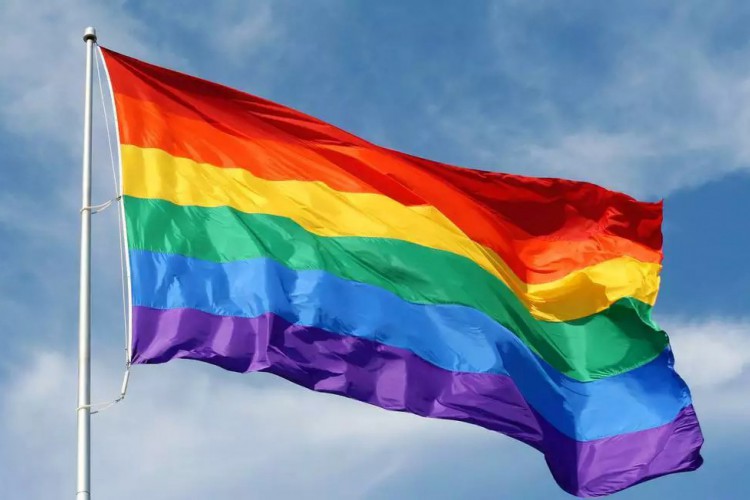 Bandeira que representa a causa LGBTQIA+