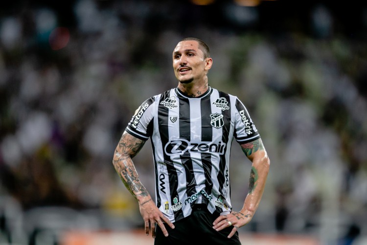 Vina foi expulso no empate com o Goiás nesta quarta-feira,5, no Castelão