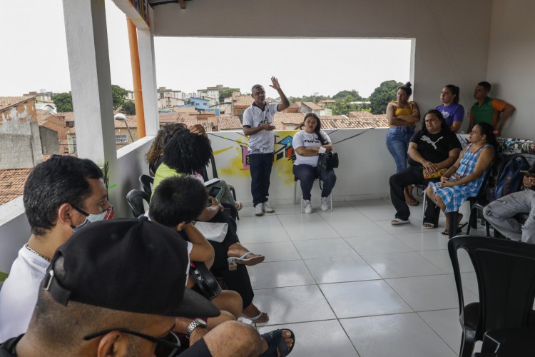 Em Fortaleza, na sede recém-inaugurada da Cufa, no bairro Barroso, acontecem reuniões e treinamentos para comunidade(Foto: Thais Mesquita)