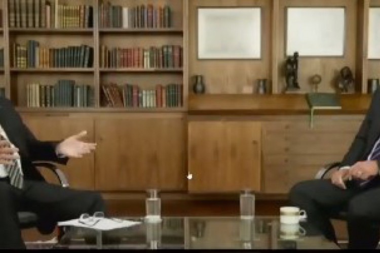 O presidente Jair Bolsonaro (PL) durante entrevista ao jornalista americano Tucker Carlson, da Fox News