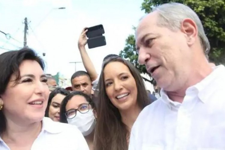 Os pré-candidatos Ciro Gomes (PDT) e Simone Tebet (MDB) se encontraram na caminhada da festa da Independência do Brasil na Bahia, em 2 de julho