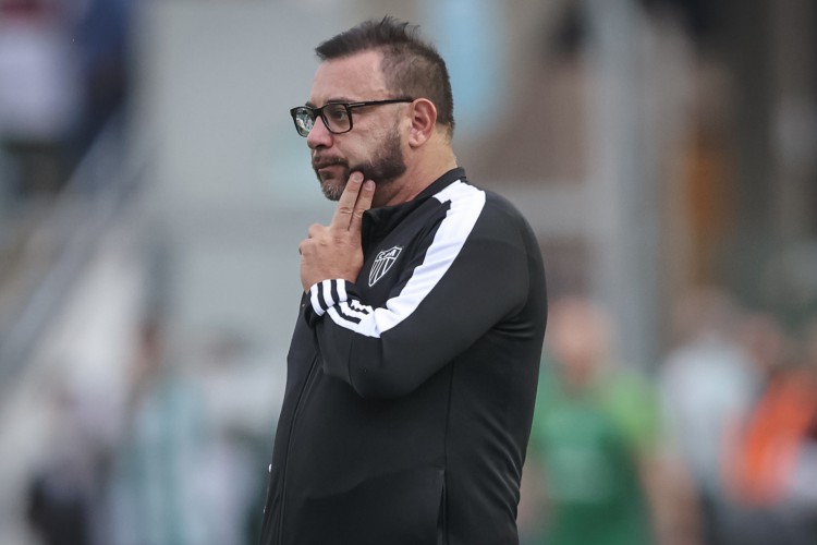 Técnico Antonio Mohamed no jogo Juventude x Atlético-MG, no Alfredo Jaconi, pelo Campeonato Brasileiro Série A