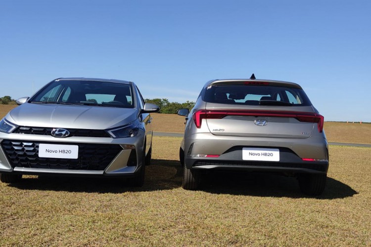 O modelo disponibilizado no lançamento para a imprensa foi o Platinum Plus 1.0 TGD At