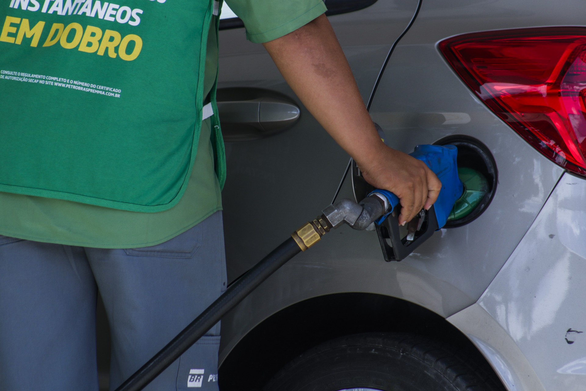 ￼EXPECTATIVA é de que o preço da gasolina recue mais nas próximas semanas (Foto: Thais Mesquita)