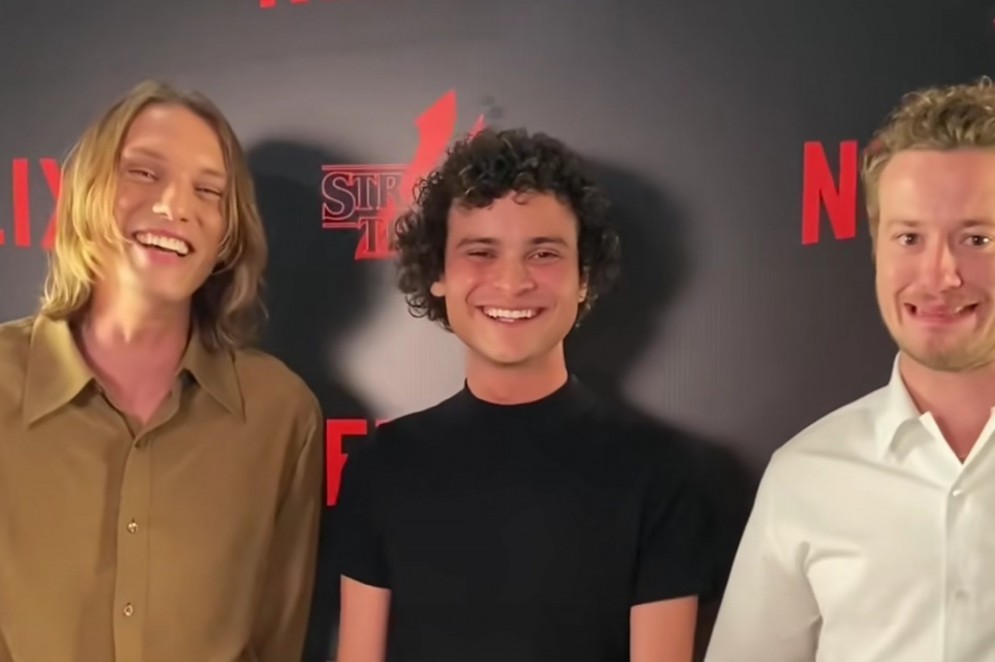 Stranger Things  Joseph Quinn e Jamie Campell chegam ao Brasil para  encontro com os fãs