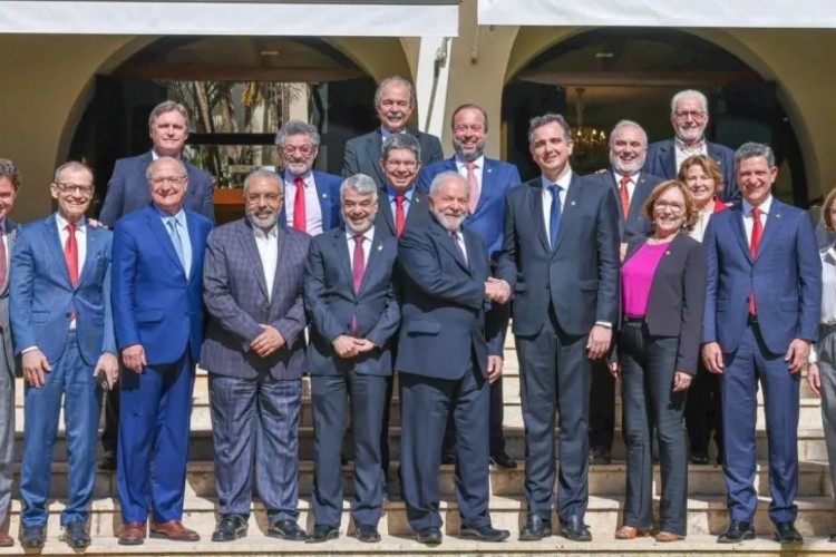 Lula (PT) almoça com Rodrigo Pacheco (PSD) e demais senadores em Brasília nesta quarta-feira, 13