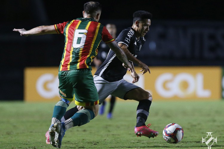 Sampaio Corrêa e Vasco se enfrentam pelo Brasileirão 2022 hoje, 16; onde assistir ao vivo aos jogos do dia e horário do jogo.