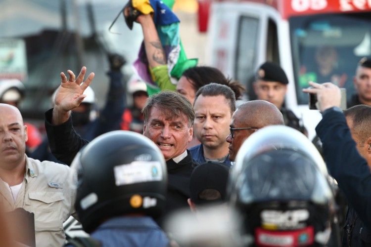 Bolsonaro deve estar presente durante motociata em Bras&iacute;lia, nesta ter&ccedil;a-feira.
