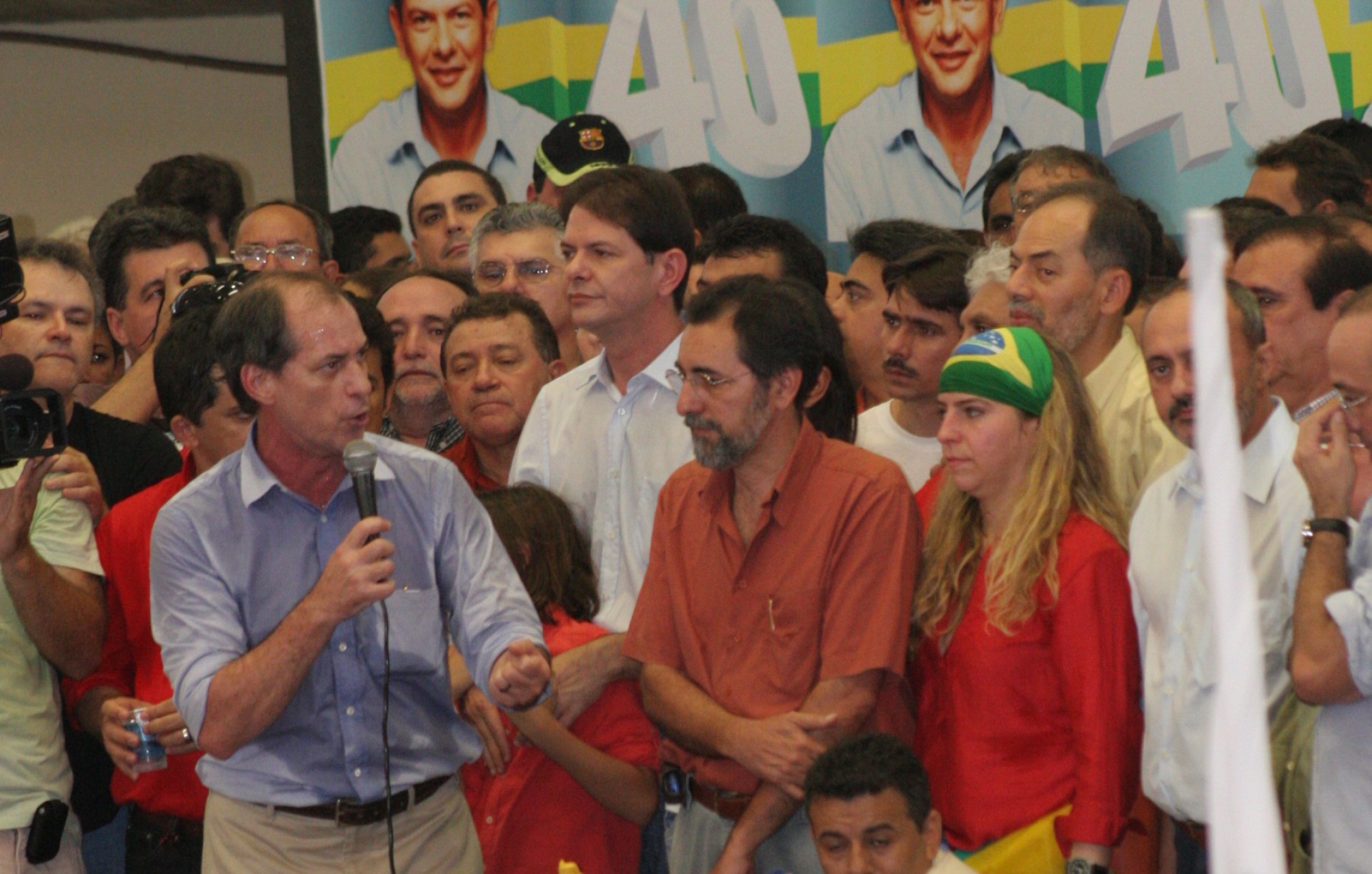 ￼Ciro Gomes, Cid Gomes, Francisco Pinheiro e Luizianne Lins na eleição de 2006
 (Foto: MAURI MELO)