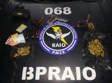 Foto de apoio ilustrativo. Armas apreendidas no Ceará, na maioria, são pistolas e revólveres 