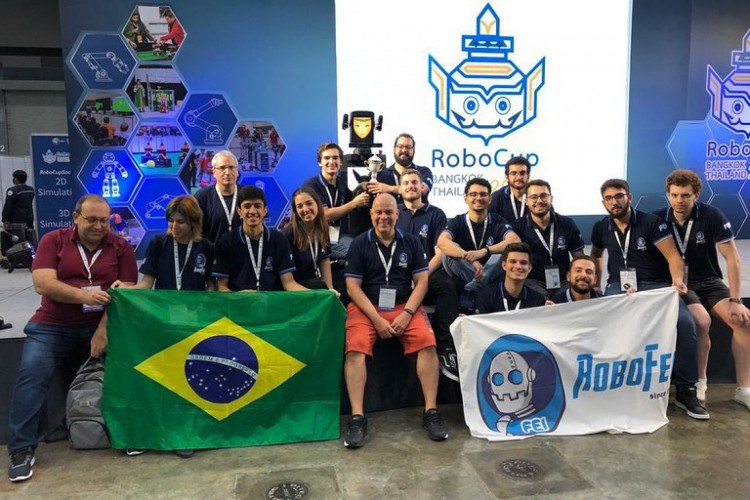 Estudantes de engenharia ganham competição mundial de robótica