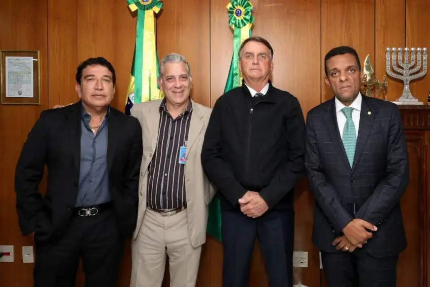 Presidente Jair Bolsonaro se encontrou com irmão de petista assassinado