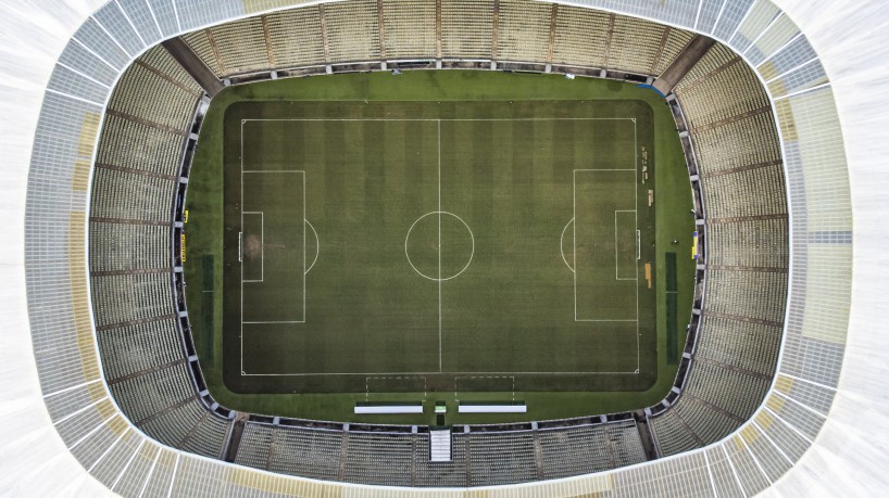 Funcionário do Ceará joga sal grosso na Arena Castelão antes de jogo com  Cuiabá - Jogada - Diário do Nordeste