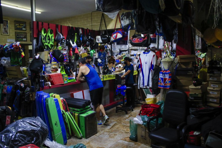 Lojas de rua podem fechar meia hora antes dos jogos da Seleção 
