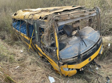 Ônibus desceu uma ribanceira na Rodovia Padre Cícero, em Caririaçu, e deixou três mortos 