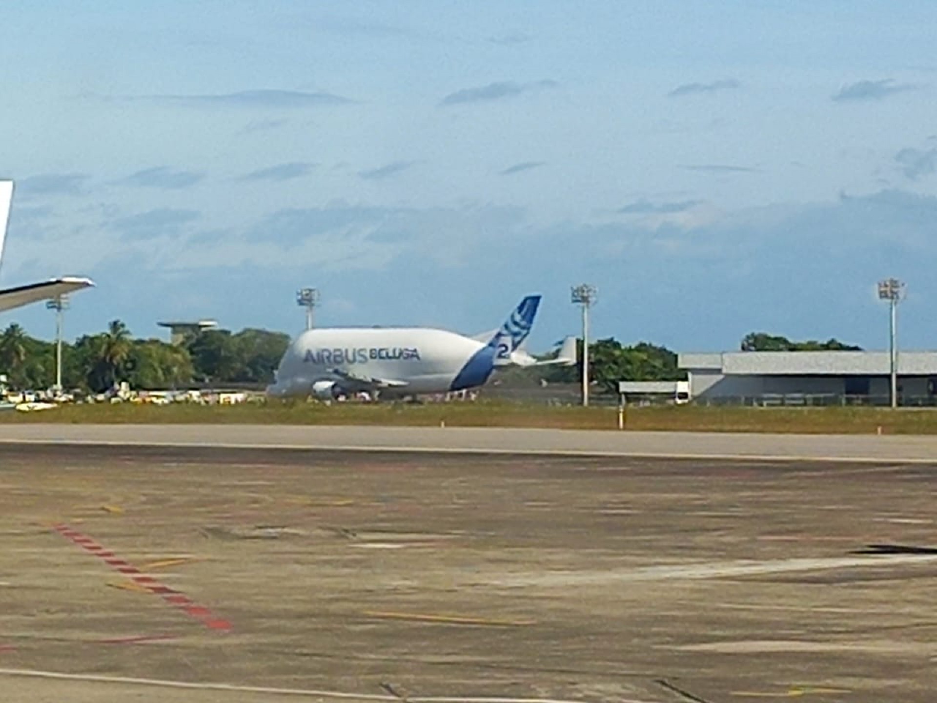 O avião baleia Beluga ST chegou neste domingo (24) a #Fortaleza