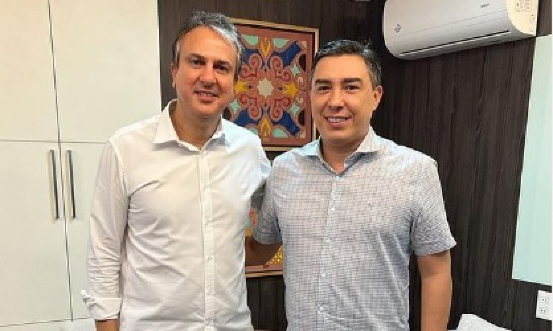 ￼PREFEITO de Chorozinho e presidente da Aprece, Dr. Júnior se reuniu sábado com Camilo Santana (Foto: Reprodução/Instagram)