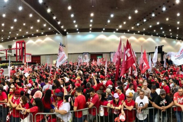 Convenção foi realizada no Centro de Eventos do Ceará no último sábado, com presença do ex-presidente Lula