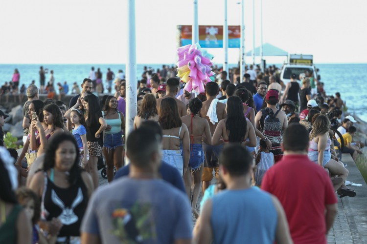FORTALEZA CE, BRASIL, 31.07.2022: fim de tarde do último dia de férias escolares da Beira-Mar.    (fotos: Fabio Lima/O POVO)