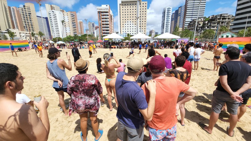 Torneio de carimba voltado ao público LGBTQIA+ na Praia de Iracema, em Fortaleza