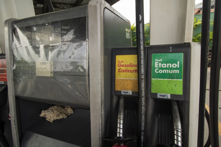 Etanol se beneficia de safra positiva da cana-de-açúcar, que se reflete em queda de preço do produto