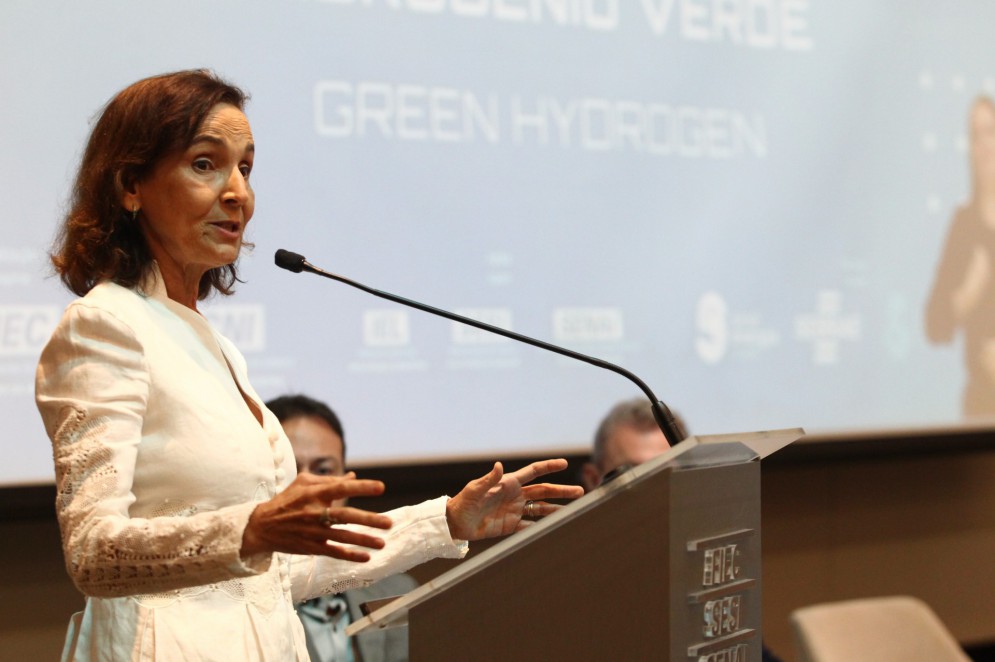 Izolda Cela, governadora do Ceará no Fiec Summit sobre hidrogênio verde.