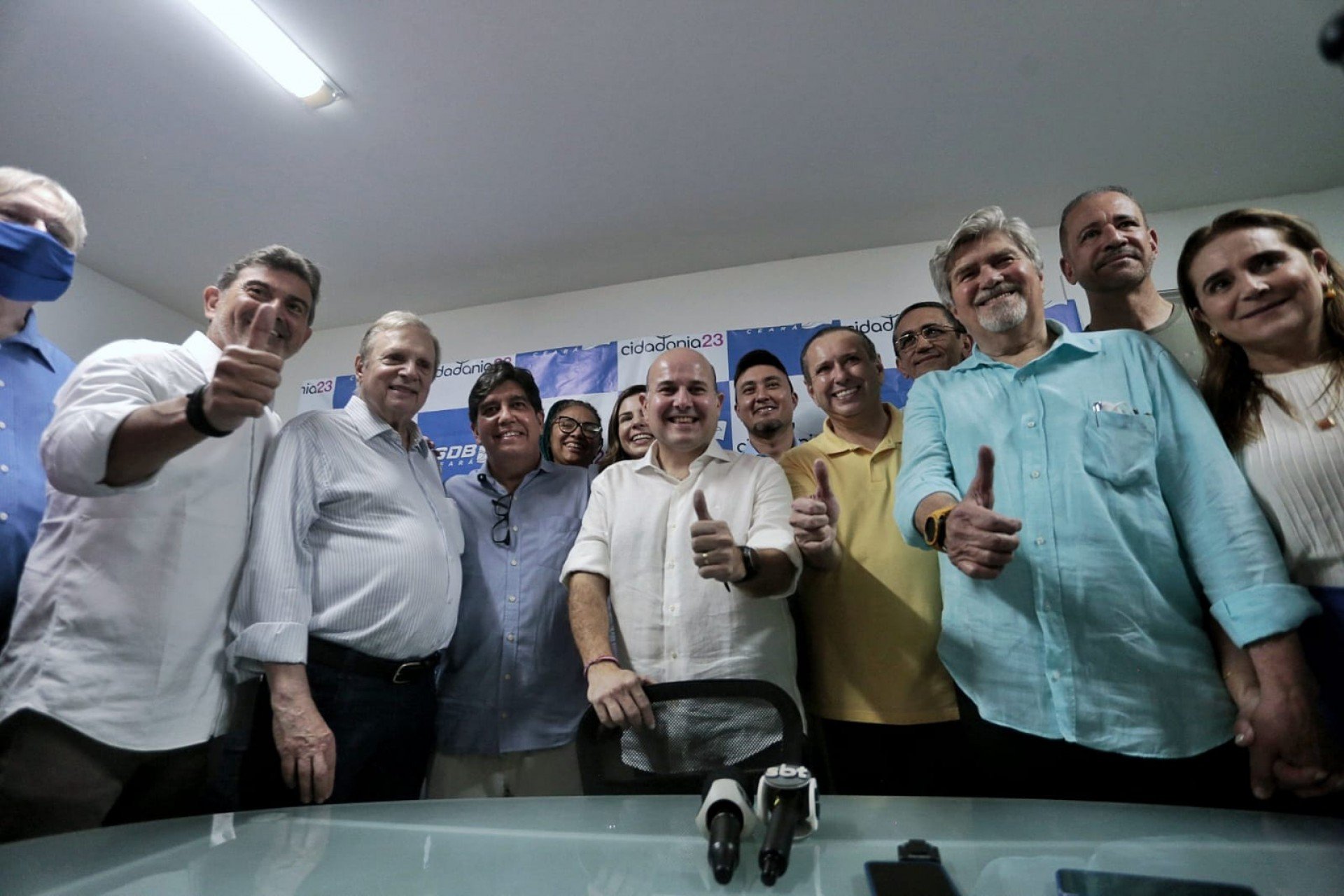 ￼ROBERTO CLÁUDIO esteve presente na convenção do PSDB com Tasso, Cabeto, Domingos e Macedo (Foto: Aurélio Alves)