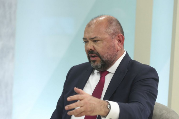 O ministro do Trabalho e Previdência José Carlos Oliveira é o entrevistado no programa Brasil em Pauta, da TV Brasil