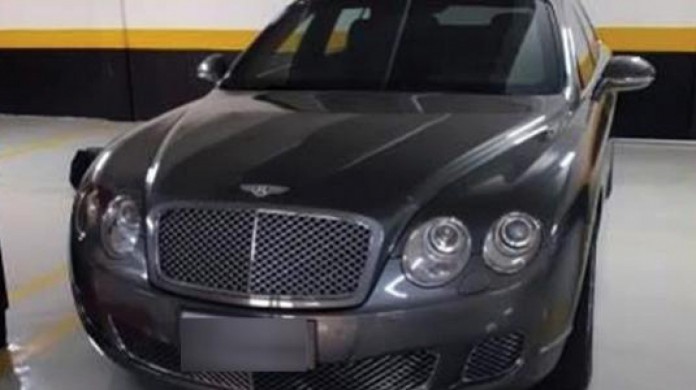 Bentley Continental cinza de 2012 avaliado em R$ 899 mil de Fernando Collor ser&aacute; leiloado.