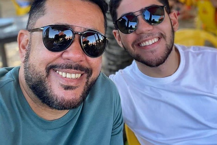 Vereador de Fortaleza, M&aacute;rcio Martins (Pros), e o filho