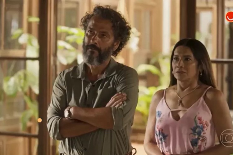 José Leôncio (Marcos Palmeira) e Filó (Dira Paes) decidem ajudar Maria (Isabel Teixeira) a lutar pelos seus direitos