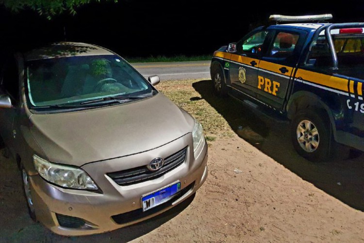 Veículo roubado em Parnamirim (RN) é recuperado em São Gonçalo do Amarante (CE); mulher é presa.