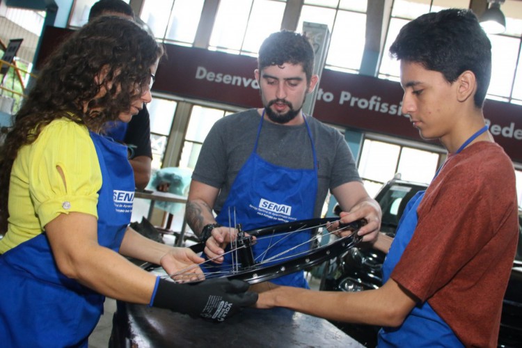 Estão disponíveis cursos nas áreas de telecomunicações, meio ambiente, gastronomia, gestão e tecnologia da informação.