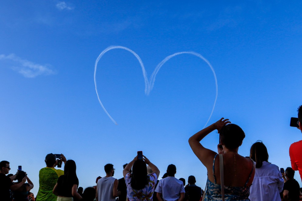 FORTALEZA, CE, BRASIL, 27.08.2022: Esquadr&atilde;o de Demonstra&ccedil;&otilde;es A&eacute;reas (EDA) realizou um espet&aacute;culo no Aterro da Praia de Iracema (Foto: Thais Mesquita/OPOVO)(Foto: Thais Mesquita)