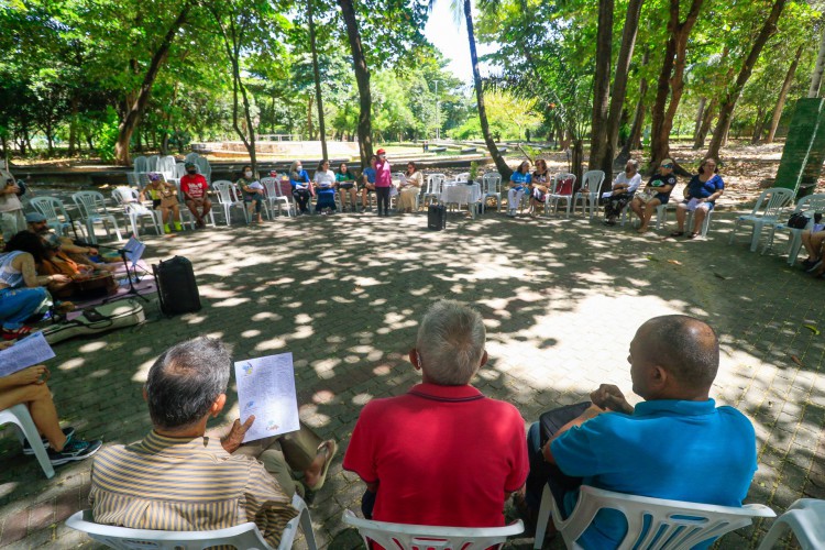 Cerca de 40 pessoas 
compareceram ao 1º Semear Poético 