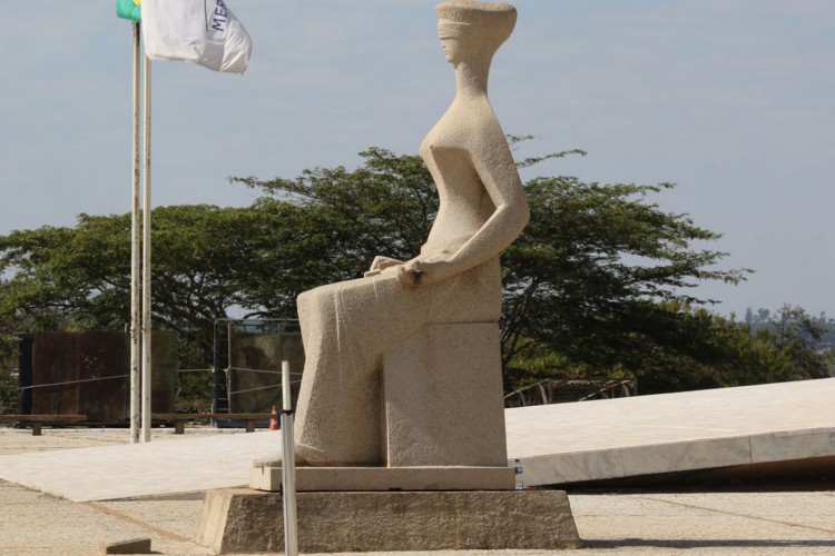 Foto de apoio ilustrativo (est&aacute;tua da Justi&ccedil;a, em frente ao Pal&aacute;cio do Supremo Tribunal Federal).