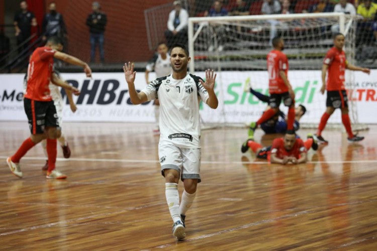 Ceará empatou por 2 a 2 com o Campo Mourão e garantiu a segunda colocação do grupo B