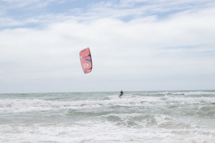 Baixa umidade pode impactar 65 municípios, com ventos ao longo de 31 cidades até esta terça-feira, 2. Já vendaval deve passar por 18 localidades até esta quarta-feira, 3