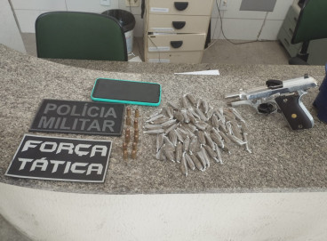 Homem é preso com pistola com 12 munições e 60 papelotes de maconha em Uruburetama, no Ceará 