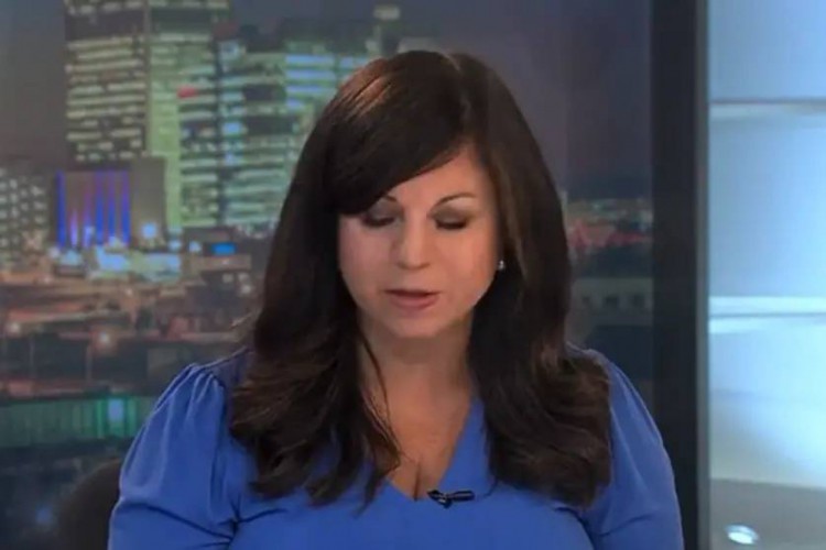 Âncora de jornal americano tem derrame ao vivo enquanto apresenta notícias