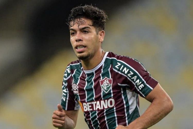 Nonato, que estava emprestado pelo Internacional, foi vendido pelo clube gaúcho e não faz mais parte do elenco do Fluminense
